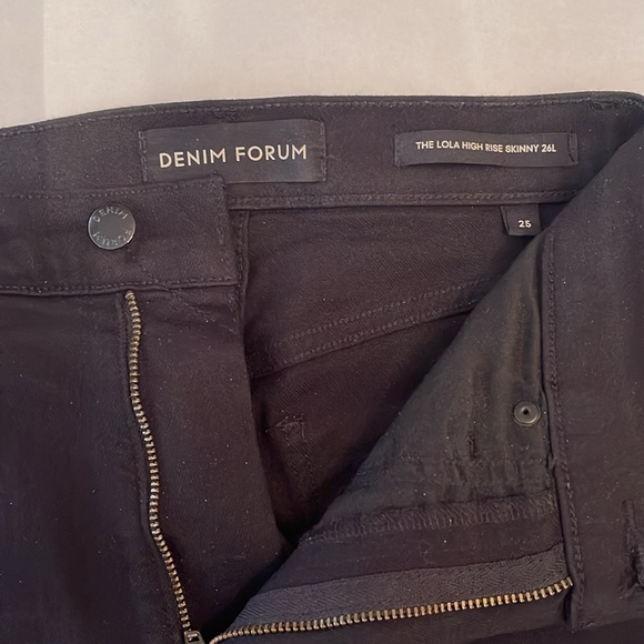 Aritzia Denim Forum “Lola” Jeans 26L - Picture 5 of 10